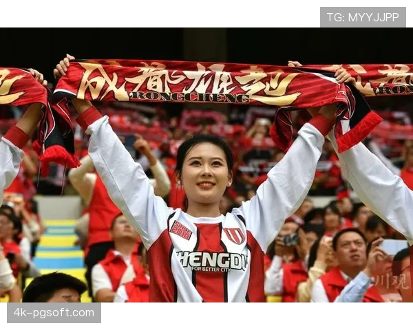 “全民足球节”结合中超赛场,多地球迷组织业余锦标赛。